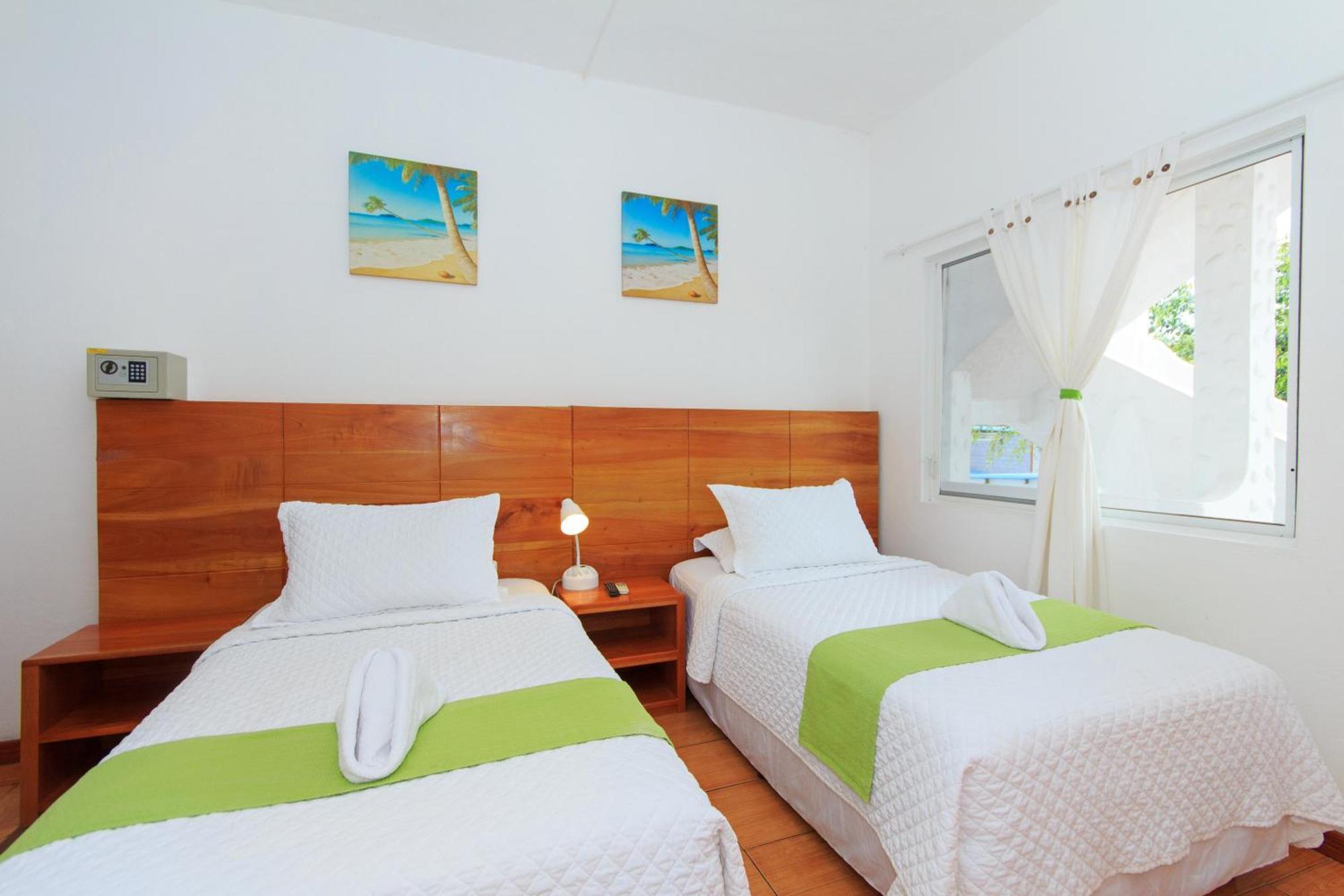 Hotel La Casa De Judy بويرتو أيورا المظهر الخارجي الصورة